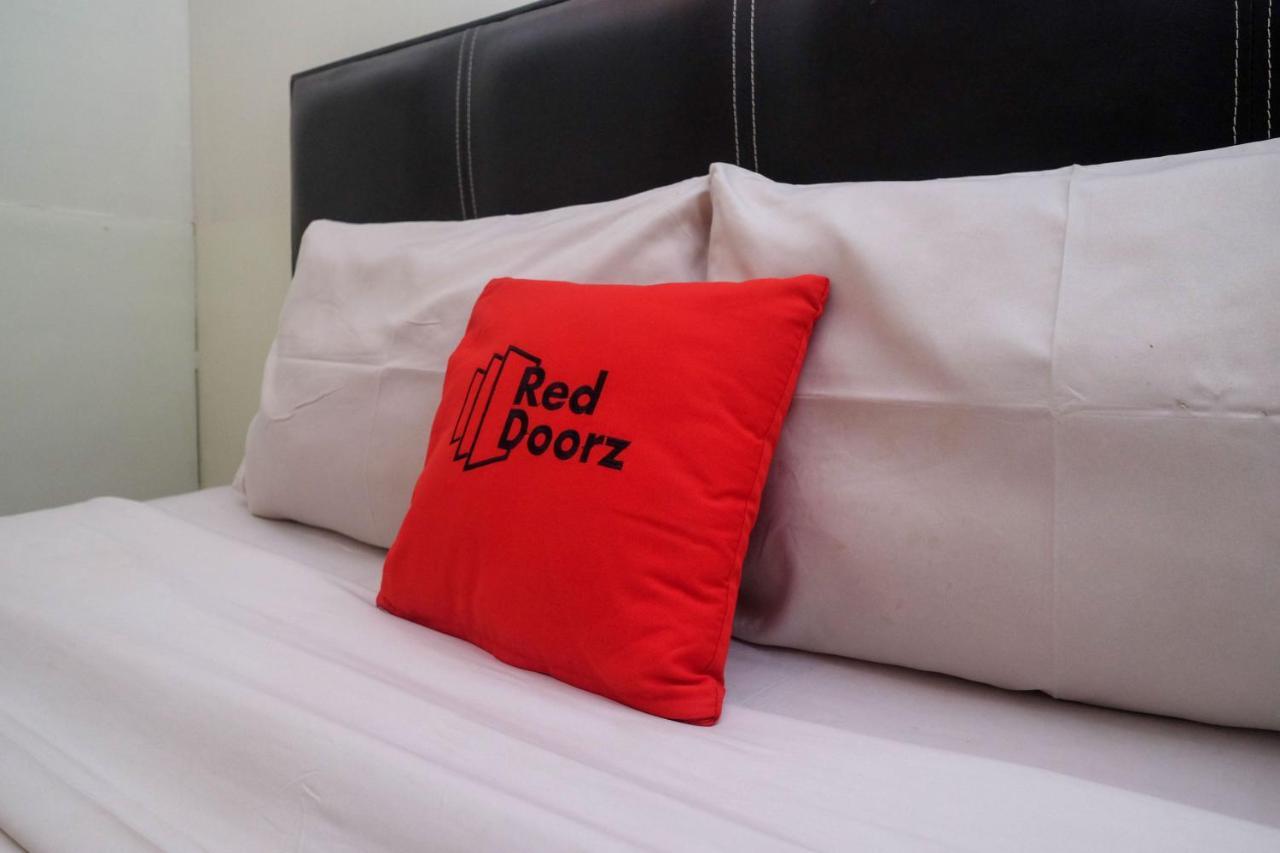 Reddoorz Near Lotte Mart Maguwoharjo Yogyakarta Hotell Exteriör bild