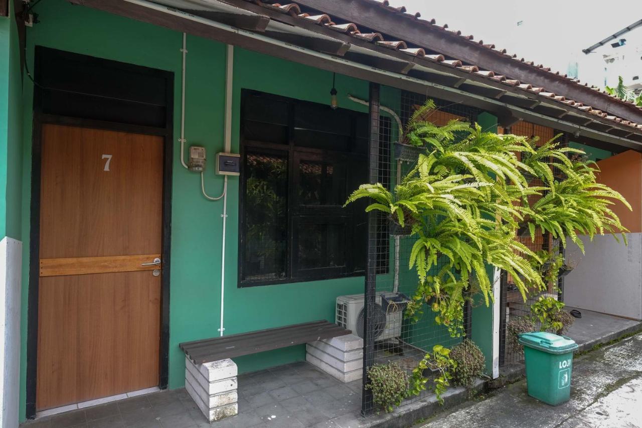 Reddoorz Near Lotte Mart Maguwoharjo Yogyakarta Hotell Exteriör bild